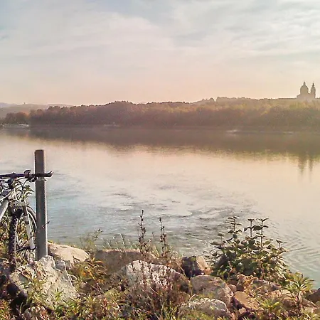 Danube Dreamin' Holiday home Leiben